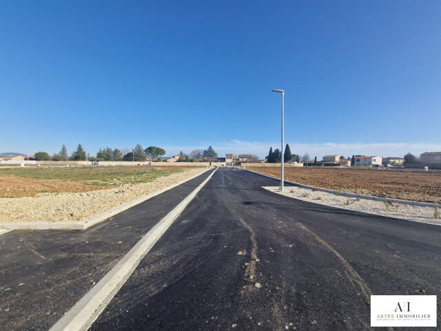 PARCELLE A BATIR DE 584 m² — photo du bien