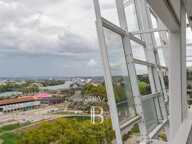 Lyon 2 - Confluence - Studio de 28,90 m² - Balcon — photo 3