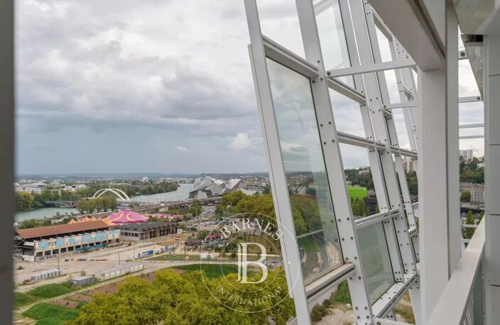 Lyon 2 - Confluence - Studio de 28,90 m² - Balcon — photo 3