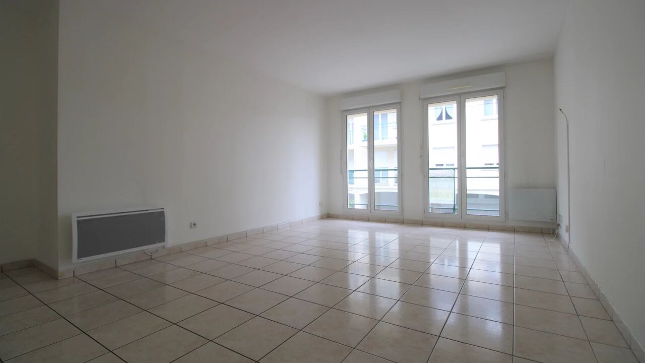 appartement 3 pièces 69 m2 à Pontault-Combault (77340)