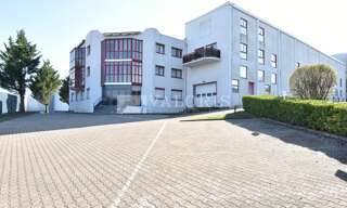 Commerce  3365 m² à louer à Champagne-au-Mont-d'Or (69410)