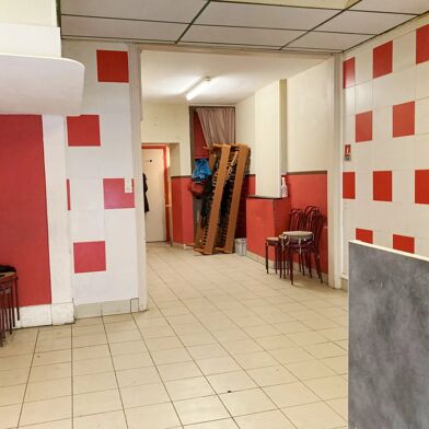 Immeuble  121900 €