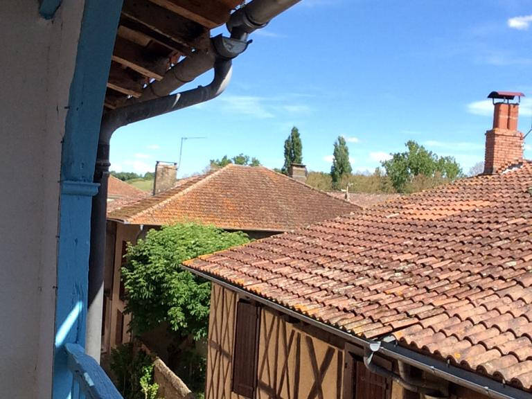 Maison de village renovée avec terrasse et balcon vue sur le — photo 1