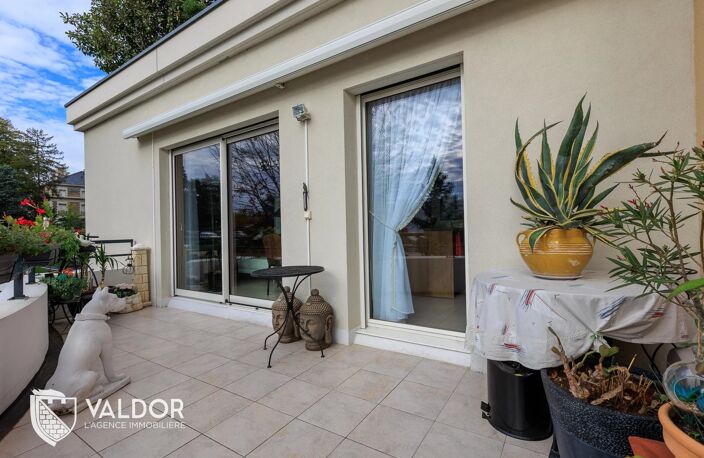 Bel Appartement  Lumineux T 4 avec terrasse et garage — photo 5