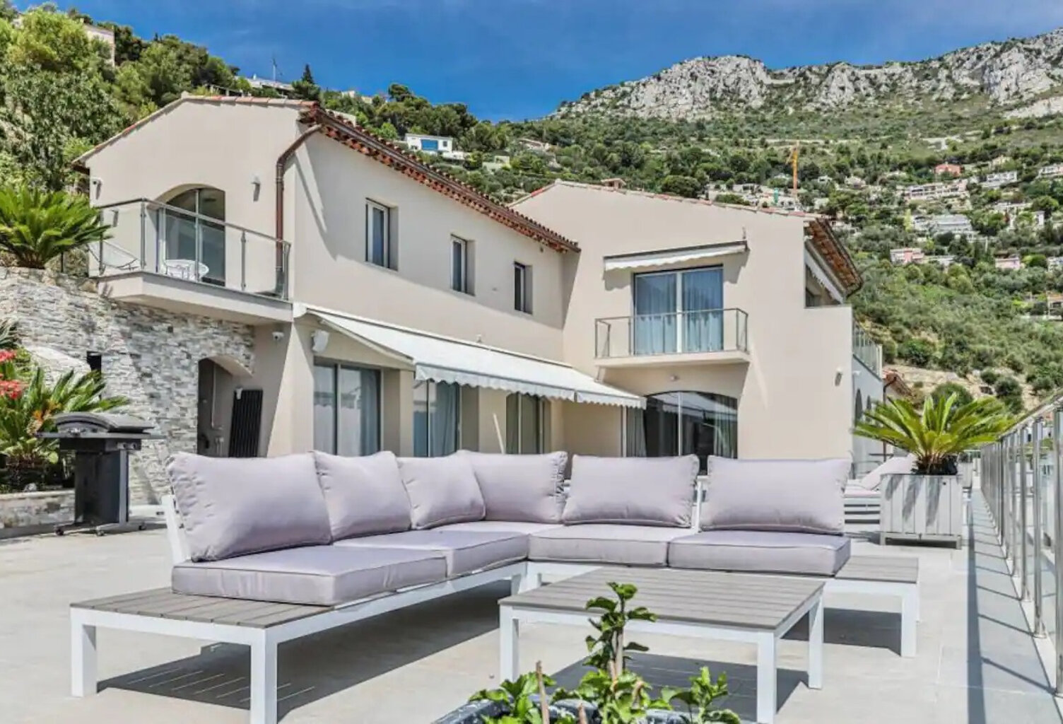 Villa vue mer sur Èze 5 chambres — photo 1