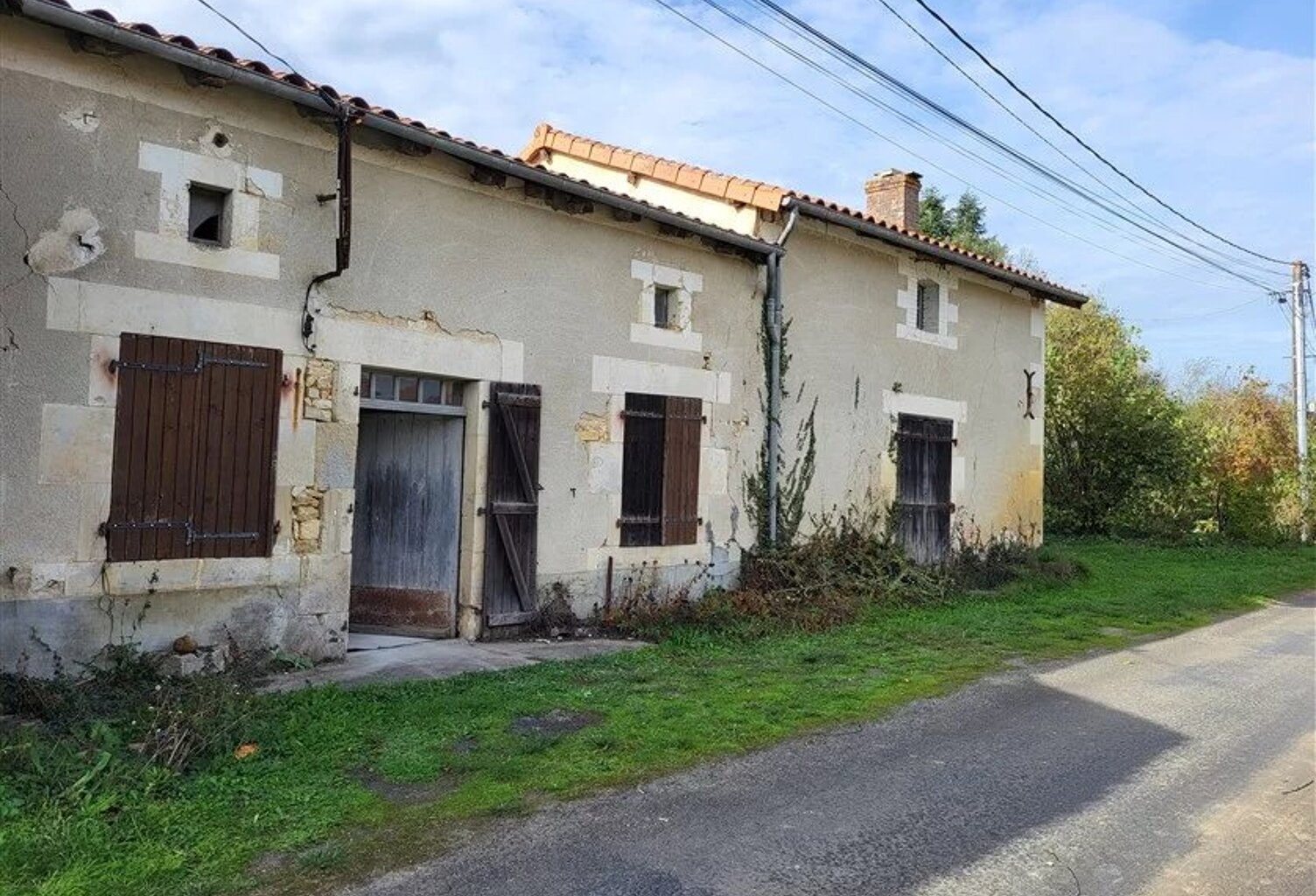 Maison à rénover près de Champagne Mouton - Charente — photo 1