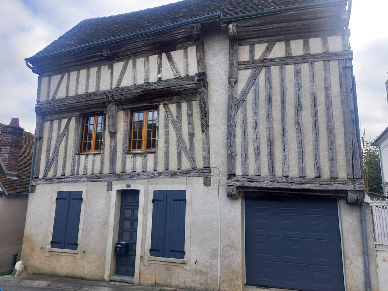 MAISON ANCIENNE A 12MN DE BREVAL AVEC TOUT COMMERCES — photo 1