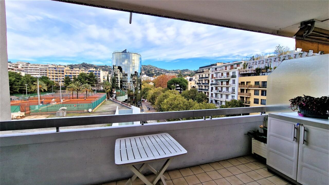 appartement 3 pièces 68 m2 à Nice (06100)