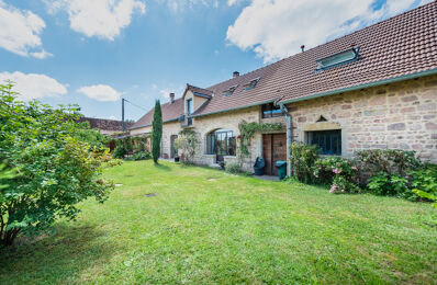 vente maison 560 000 € à proximité de Lugny (71260)