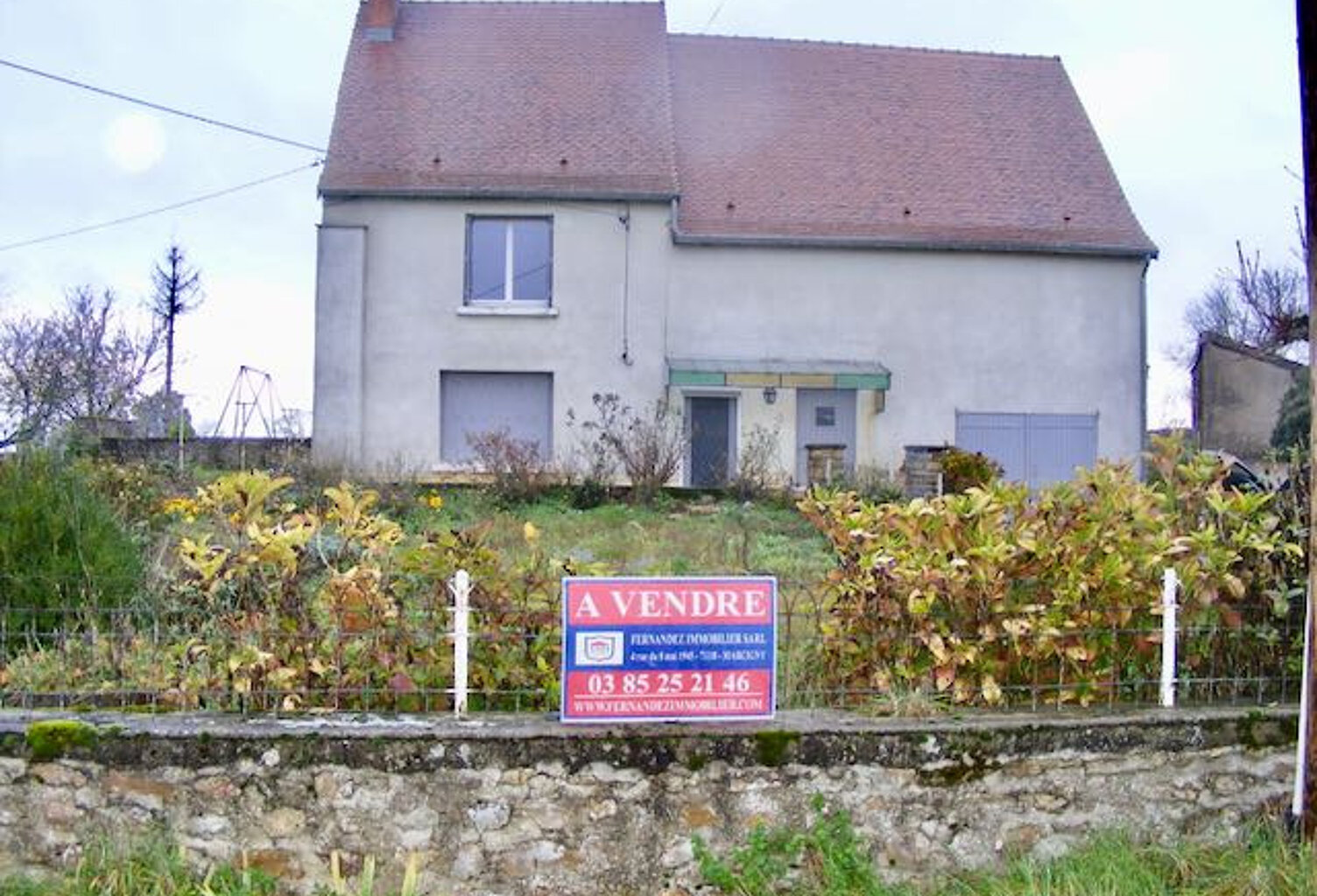 MAISON EN PIERRE À RÉNOVER — photo 1