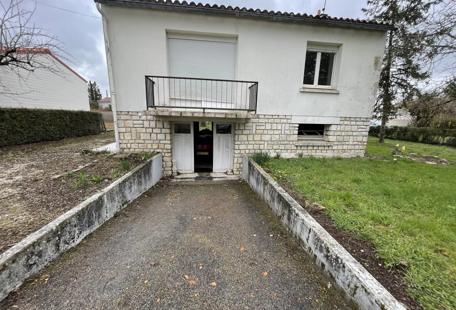 Maison centre de surgères — photo 1