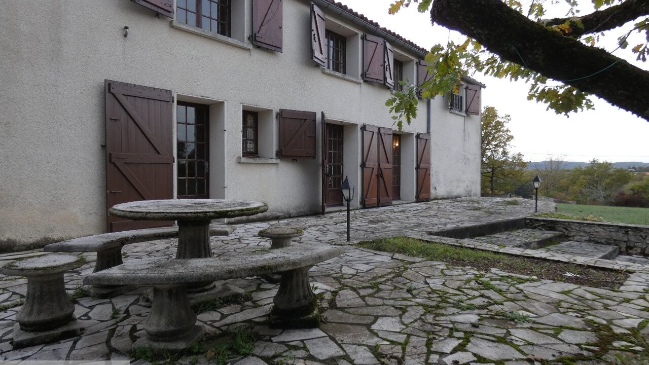 maison 7 pièces 220 m2 à vendre à Cordes-sur-Ciel (81170)