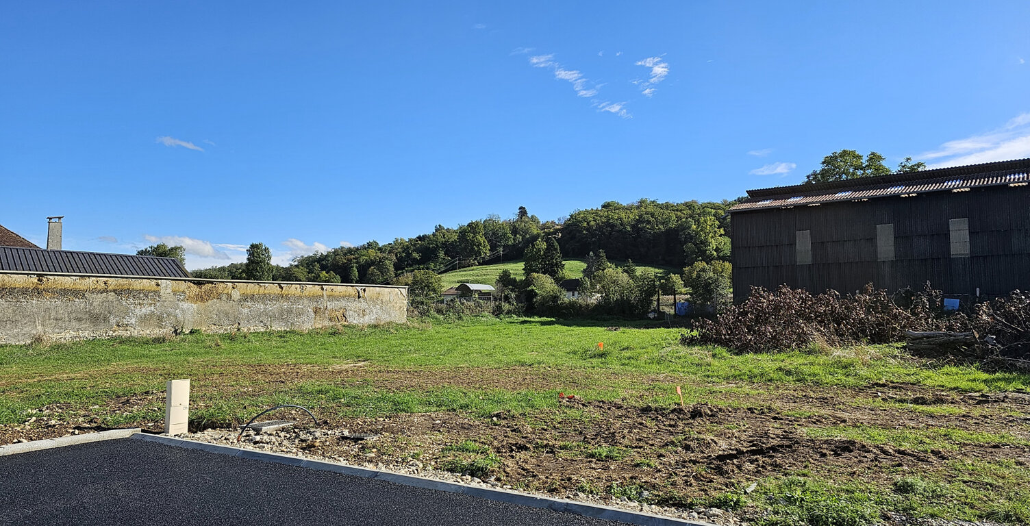 SAINT CHEF terrain plat viabilisé de 396 m2 — photo 1