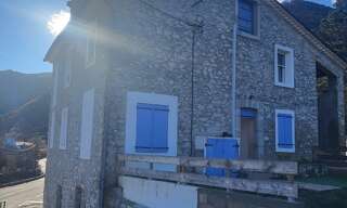 Appartement 5 Pièces 94 m² à vendre à Entrevaux (04320)