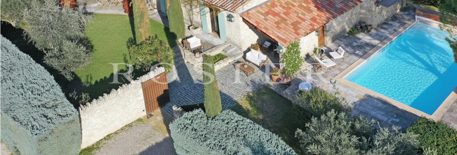 Maison 8 Pièces 187 m² à vendre à Gordes (84220)