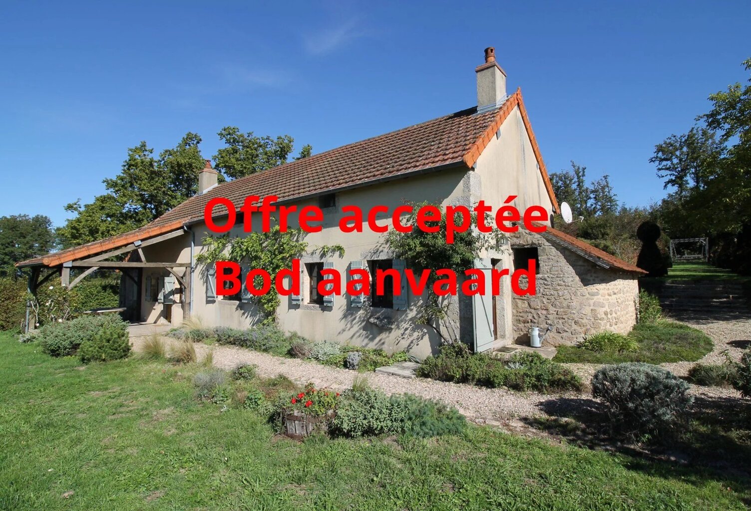 Ferme rénovée avec vue magnifique à vendre dans le Morvan — photo 1