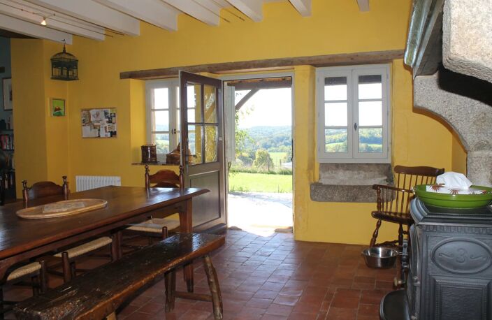 Ferme rénovée avec vue magnifique à vendre dans le Morvan — photo 4