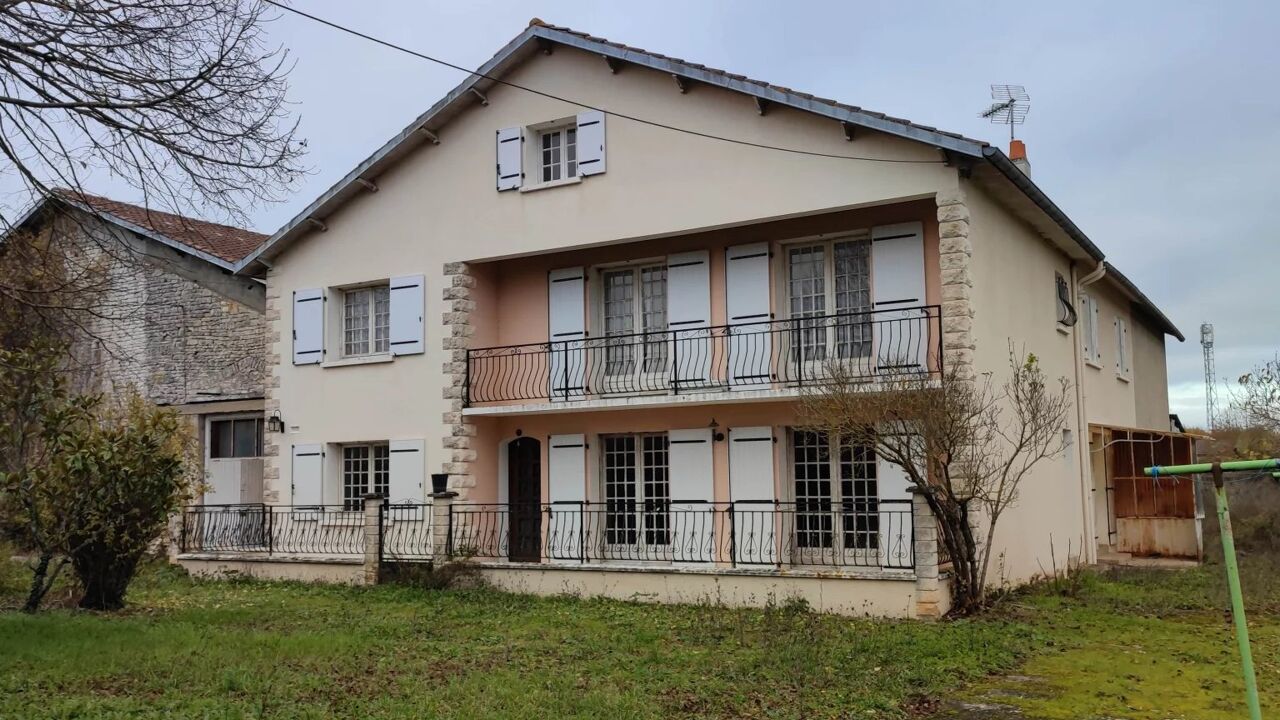 maison 8 pièces 156 m2 à vendre à Verteuil-sur-Charente (16510)