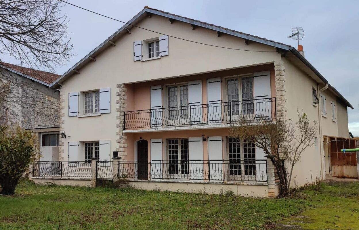 maison 8 pièces 156 m2 à vendre à Verteuil-sur-Charente (16510)