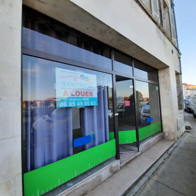 Commerce 4 pièces 730 €