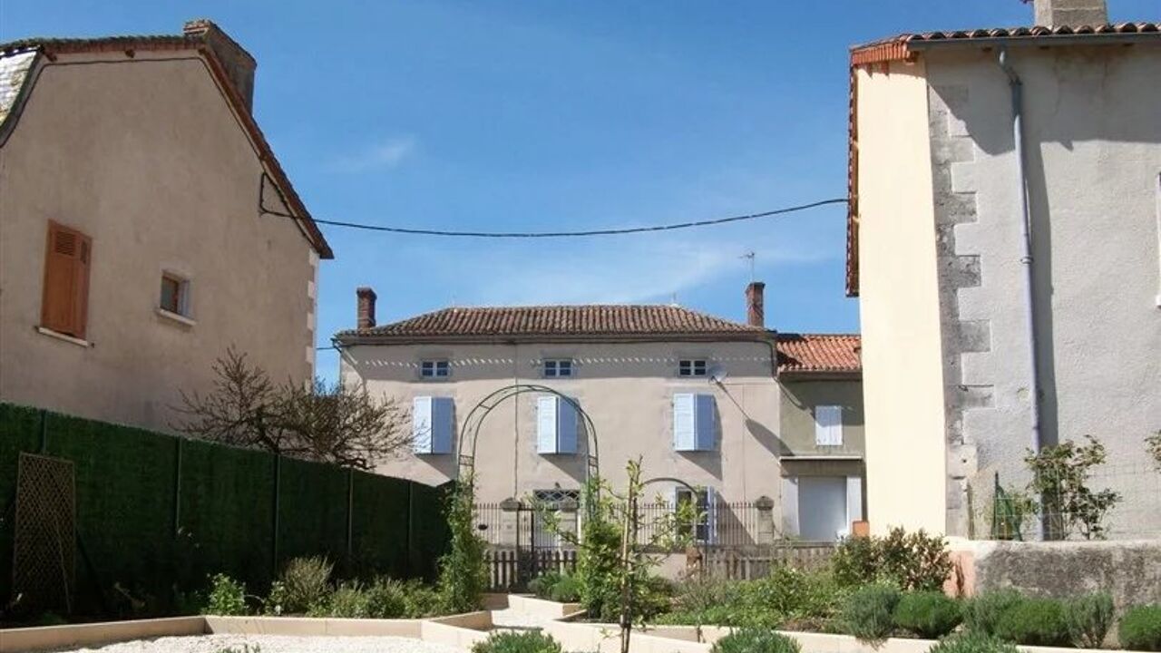 maison 9 pièces 1145 m2 à Adriers (86430)