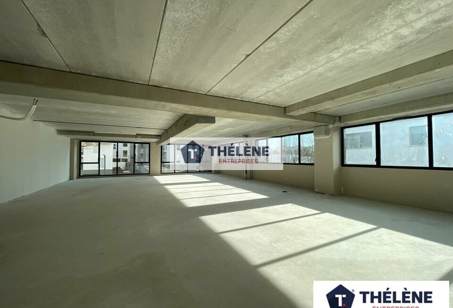 BUREAUX à VENDRE — photo 1