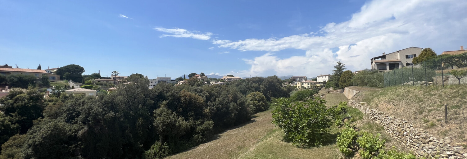 Terrain  5451 m² à vendre à Saint-Laurent-du-Var (06700)