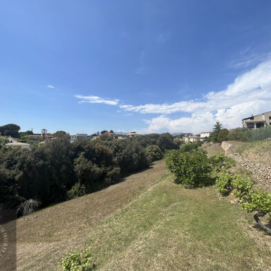 Terrain  1590000 €