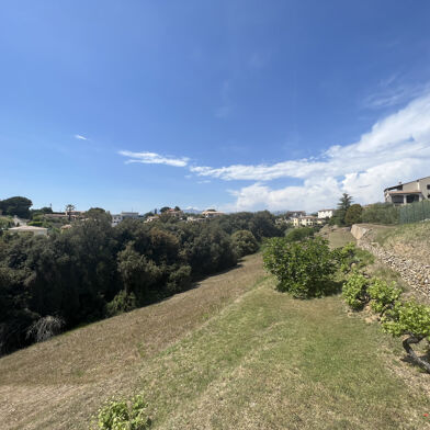 Terrain  1590000 €