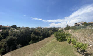 Terrain  5451 m² à vendre à Saint-Laurent-du-Var (06700)