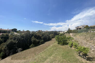 Terrain  1590000 €