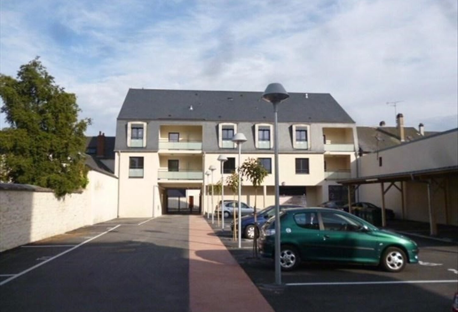 PARKING BOURGES - 0 m2 — photo 1