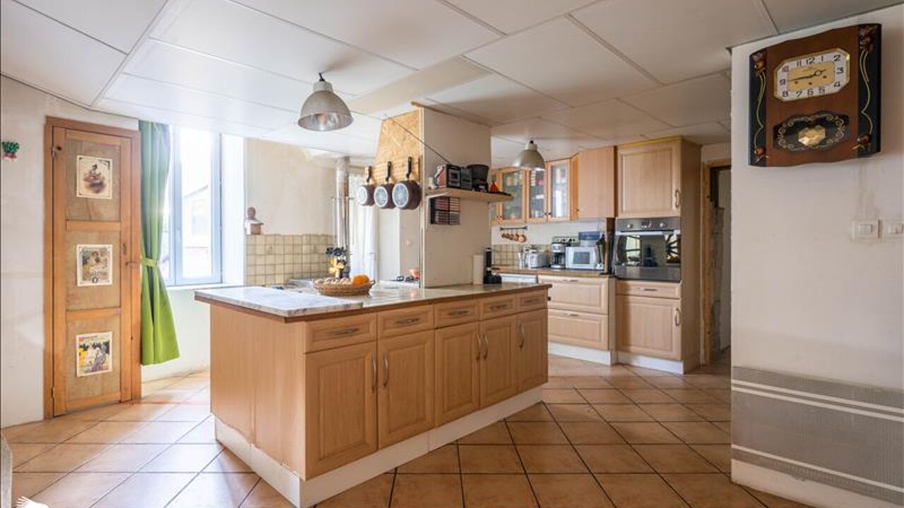 maison 5 pièces 138 m2 à vendre à Neuvicq (17270)