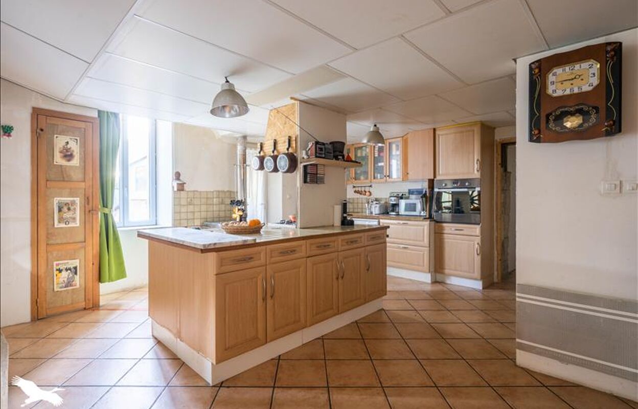 maison 5 pièces 138 m2 à vendre à Neuvicq (17270)