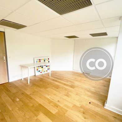 Bureau 182 m²