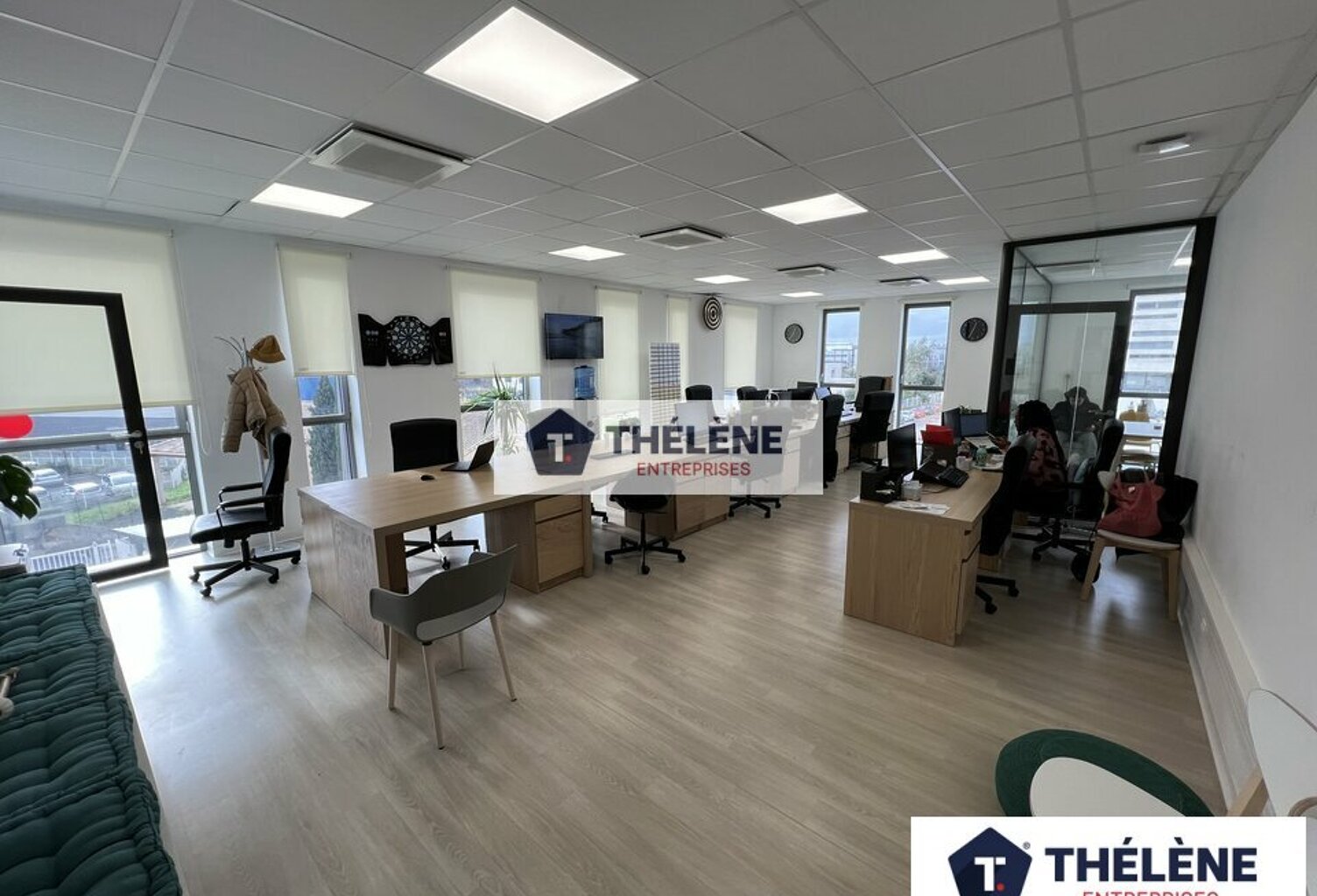BUREAUX à LOUER — photo 1