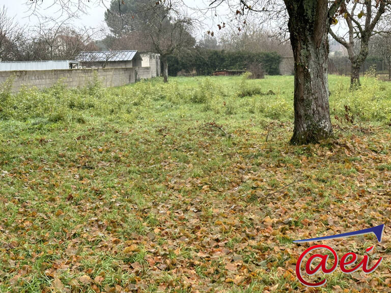 Terrain constructible de 2300 m2 — photo 1