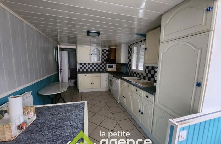 Charmante maison édifiée sur 380 m2 de terrain comprenant 4 — photo 4