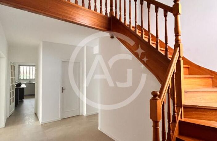 SAINT ORENS DE GAMEVILLE - MAISON  T6 AVEC JARDIN ET GARAGE - 150M2 — photo 2