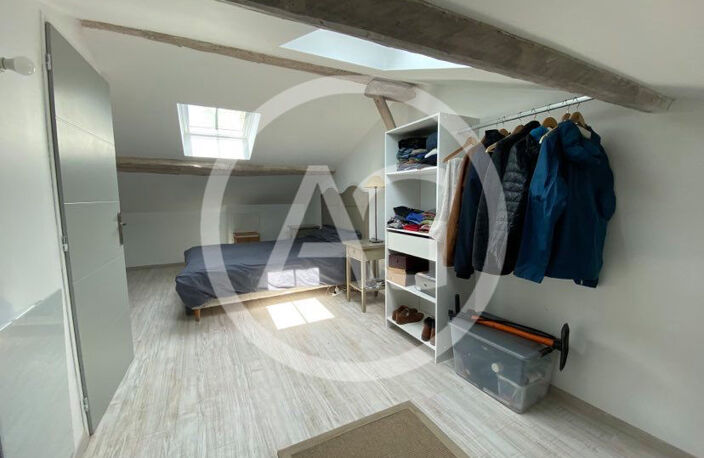 T2 duplex meublé rénové — photo 4