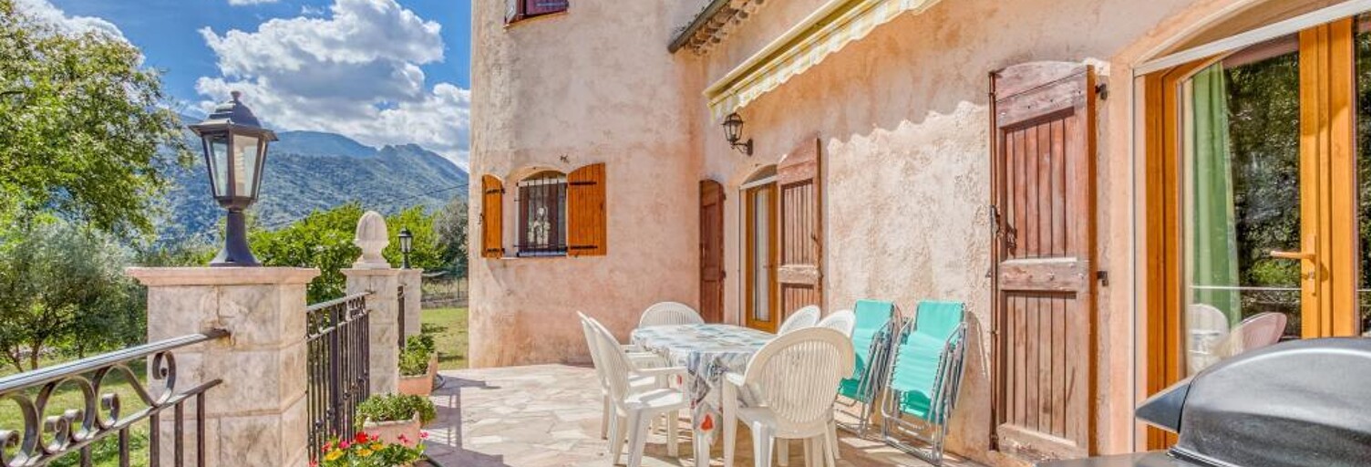 Maison 6 Pièces 199 m² à vendre à Roquestéron (06910)