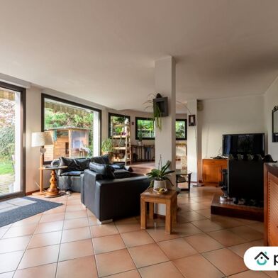 Maison 8 pièces 230 m²