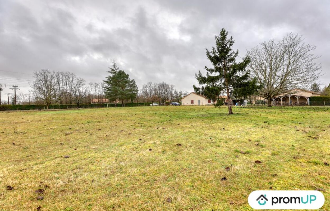 terrain  pièces 8650 m2 à vendre à Montmorillon (86500)