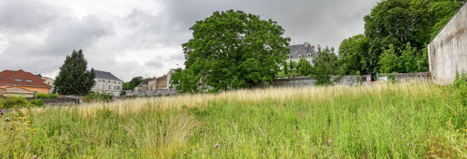 Terrain  1800 m² à vendre à Mirebeau (86110)