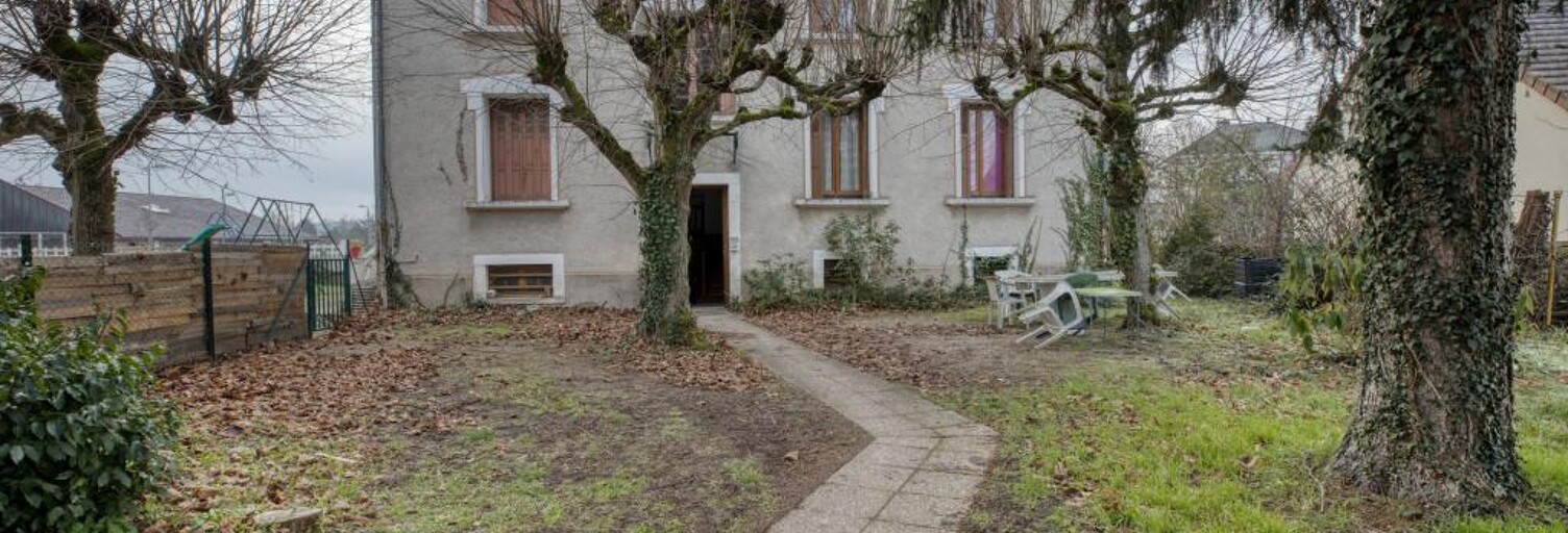 Immeuble  294 m² à vendre à Saint-Amand-Montrond (18200)