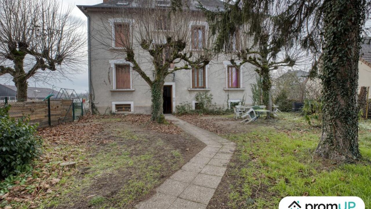 immeuble  pièces 294 m2 à vendre à Saint-Amand-Montrond (18200)