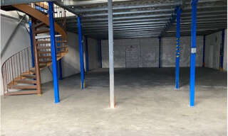 Local industriel  358 m² à louer à La Courneuve (93120)