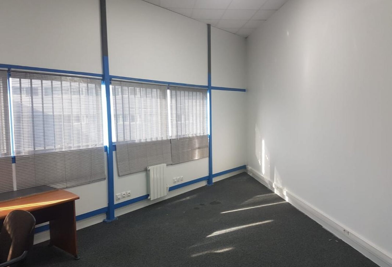 100 M2 PANTIN 93500 - LOCATION - LOCAUX BUREAUX - ANCIEN - 1 — photo 1
