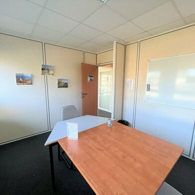 Bureau 183 m²