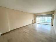CANNES - ANGLE CARNOT LORD BYRON - ETAGE ELEVE - 3 PIECES TERRASSES - GARAGE - CAVE — photo 3